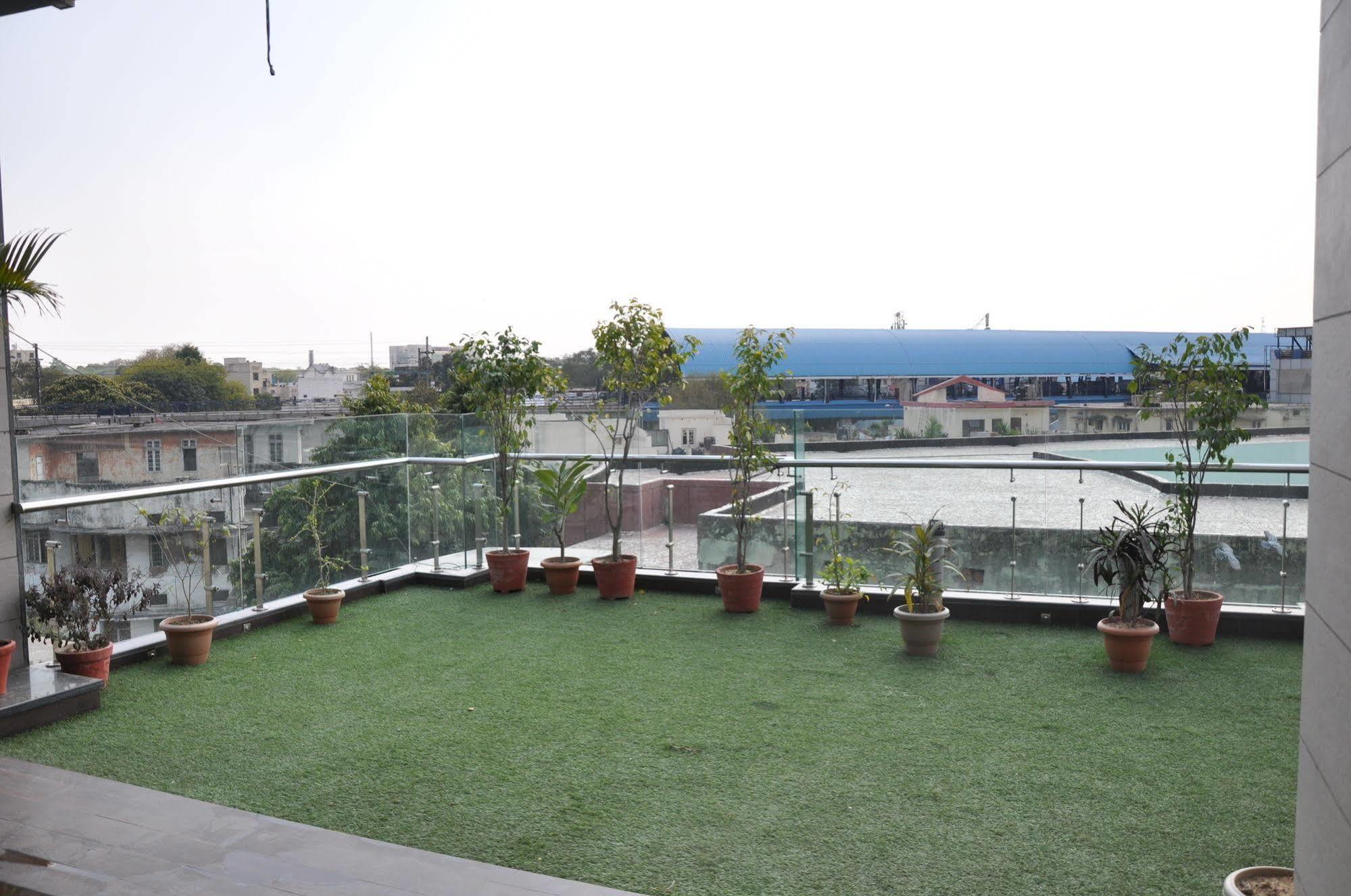 Hotel Metro View Delhi Kültér fotó