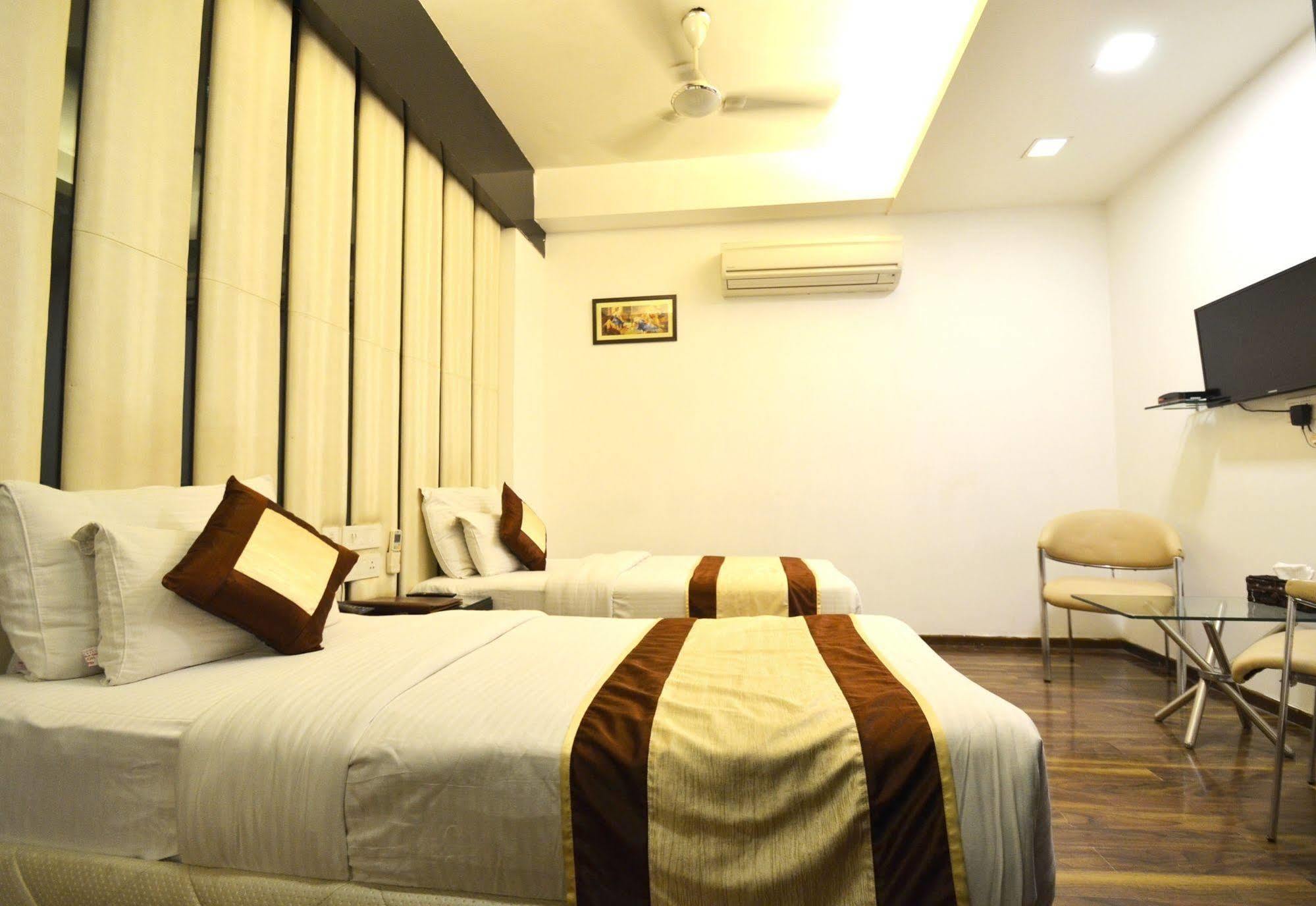 Hotel Metro View Delhi Kültér fotó