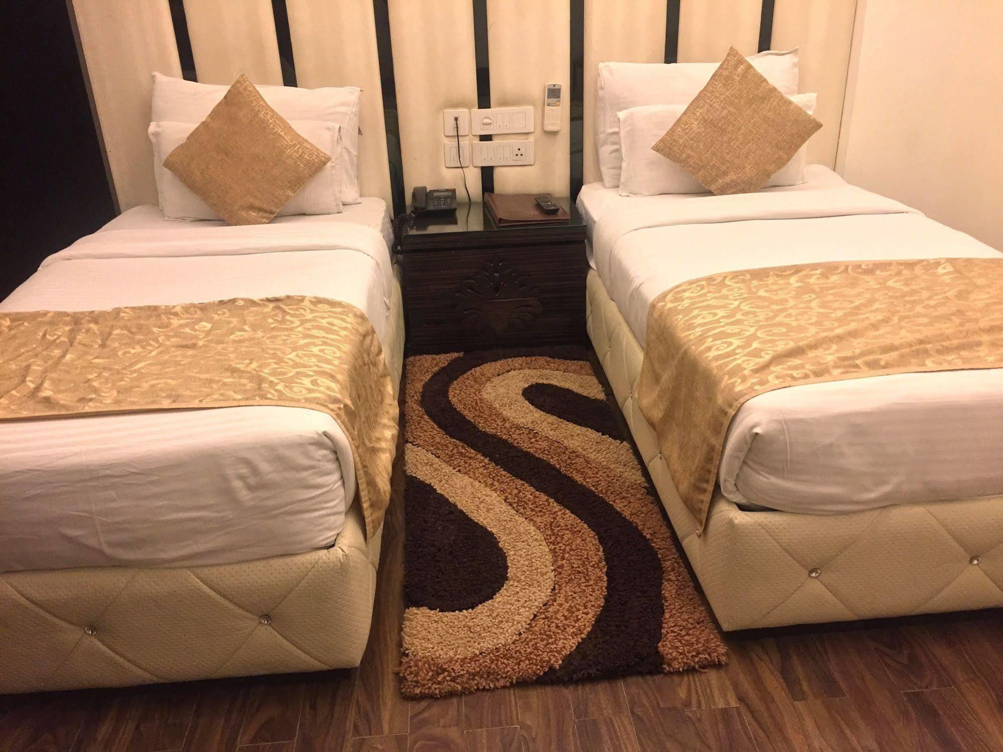 Hotel Metro View Delhi Kültér fotó