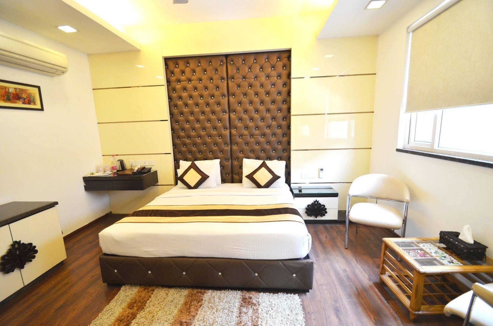 Hotel Metro View Delhi Kültér fotó