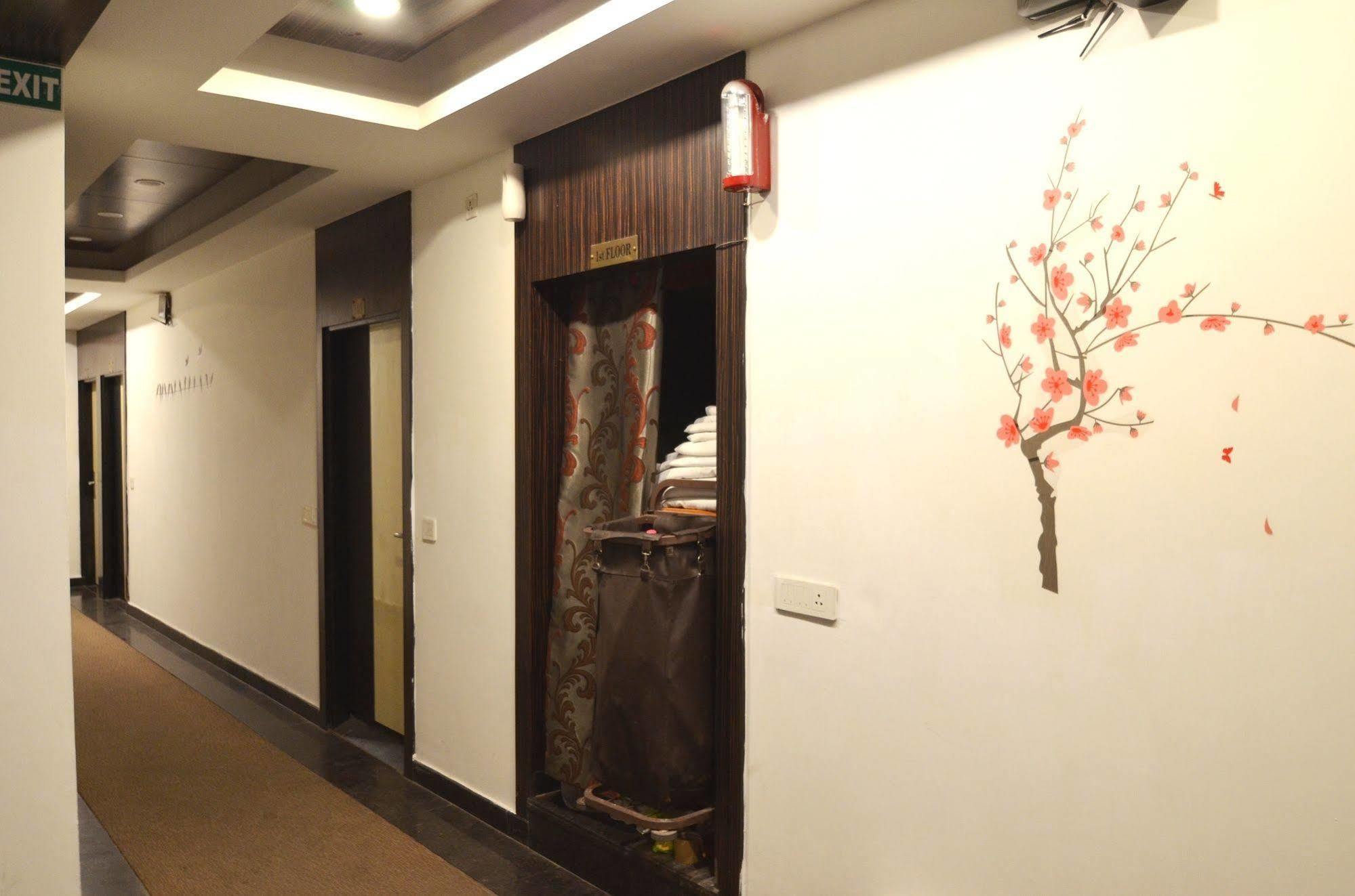 Hotel Metro View Delhi Kültér fotó