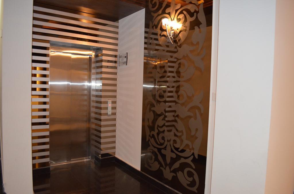 Hotel Metro View Delhi Kültér fotó